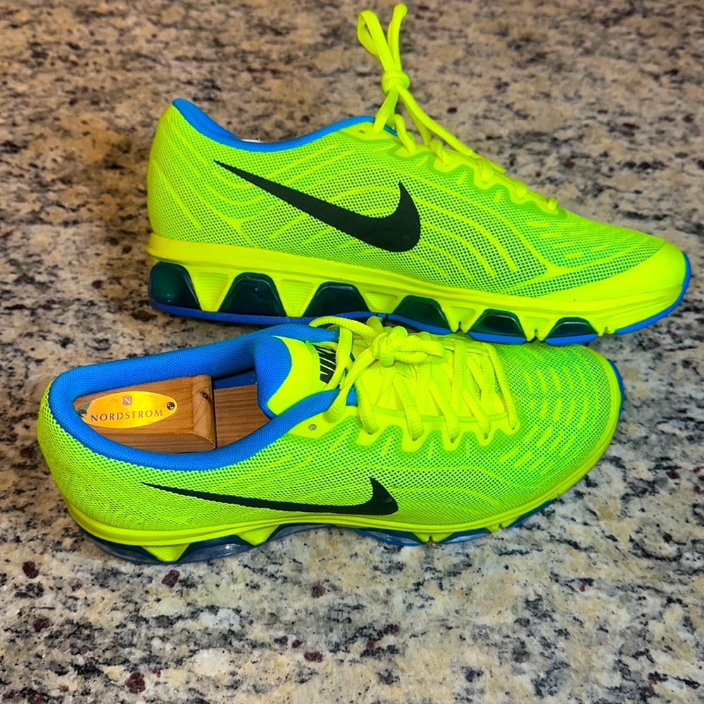 Men’s Nike AirMax sneakers, no box, gently worn twice.